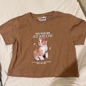 Brown cat print tee